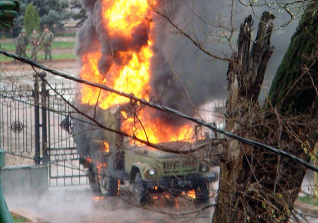 maslova_689px-Burning_truck_bishkek_protests-e1352734119595