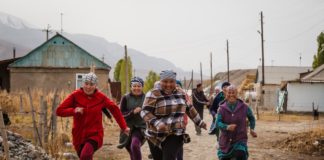 «Жашоодо ак менен кара жанаша жүрөт». Тушоо кесүү салтын сүрөттөр менен түшүндүрөбүз