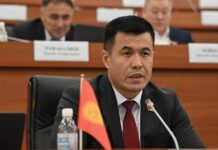 Өмүрбек Бакиров добуш сатып алуу иши боюнча акталды