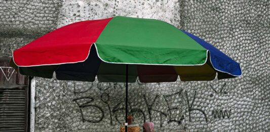 Бишкекте үрбан сүрөттөрдүн көргөзмөсү ачылып жатат — бизден андагы эмгектердин кээ бирин көрүңүз